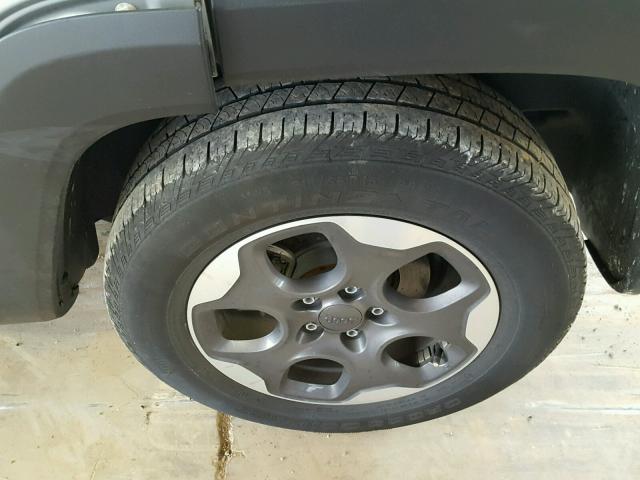 ZACCJAAT2FPB89133 - 2015 JEEP RENEGADE S ვერცხლისფერი ფოტო 9