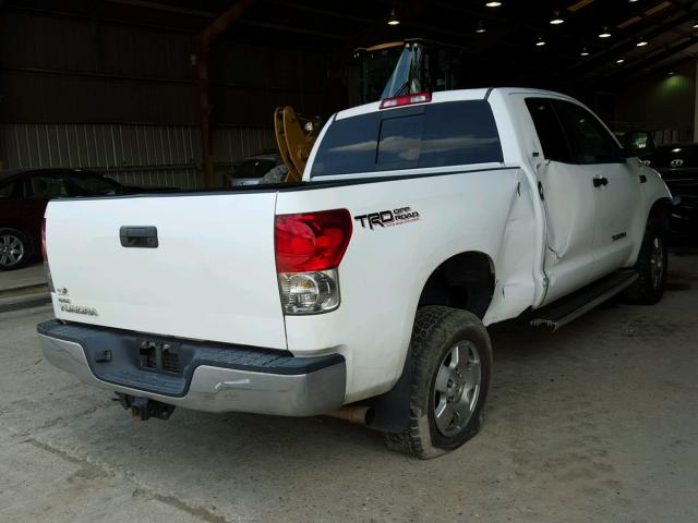 5TFRV54118X036940 - 2008 TOYOTA TUNDRA DOU WHITE photo 4