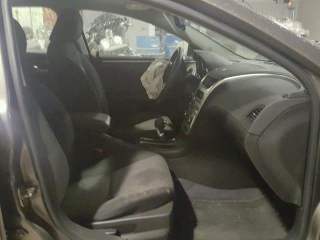 1G1ZC5E00CF134327 - 2012 CHEVROLET MALIBU 1LT ნაცრისფერი ფოტო 5