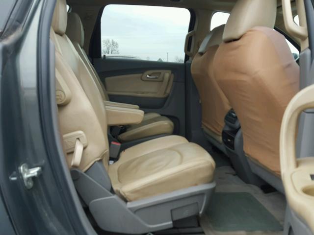 1GNKVJED5BJ164988 - 2011 CHEVROLET TRAVERSE L GRAY photo 6