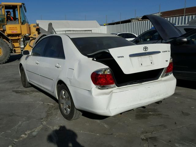 JTDBF32K750166787 - 2005 TOYOTA CAMRY LE თეთრი ფოტო 3