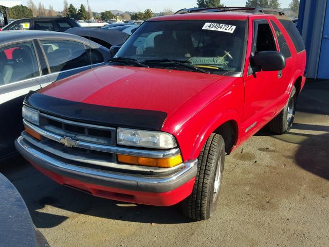 1GNCS18W61K186727 - 2001 CHEVROLET BLAZER RED photo 2