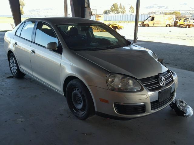 3VWJX7AJ9AM026088 - 2010 VOLKSWAGEN JETTA S SILVER photo 1