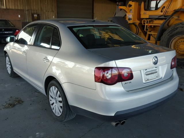 3VWJX7AJ9AM026088 - 2010 VOLKSWAGEN JETTA S SILVER photo 3