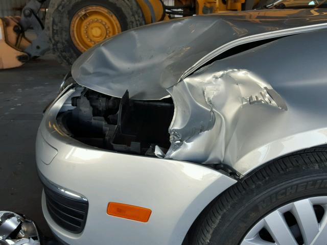 3VWJX7AJ9AM026088 - 2010 VOLKSWAGEN JETTA S Gümüş foto 9