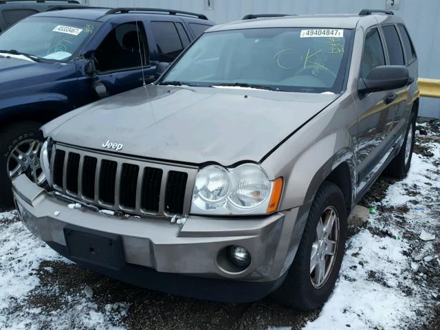 1J4GR48K25C658730 - 2005 JEEP GRAND CHER BEIGE photo 2