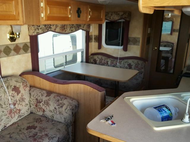 4YDT29R295E314897 - 2005 KEYSTONE HORNET WHITE photo 6