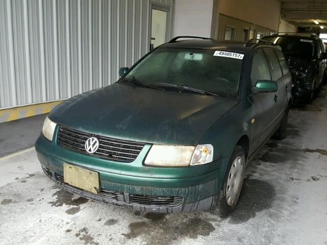 WVWNA63B9XE425622 - 1999 VOLKSWAGEN PASSAT GLS GREEN photo 2