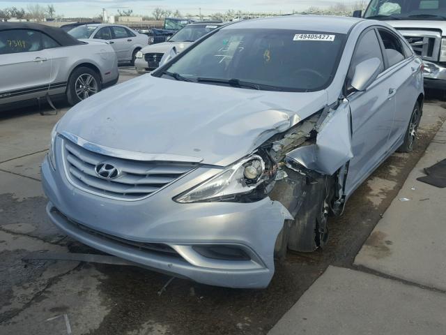 5NPEB4AC1DH510706 - 2013 HYUNDAI SONATA GLS SILVER photo 2