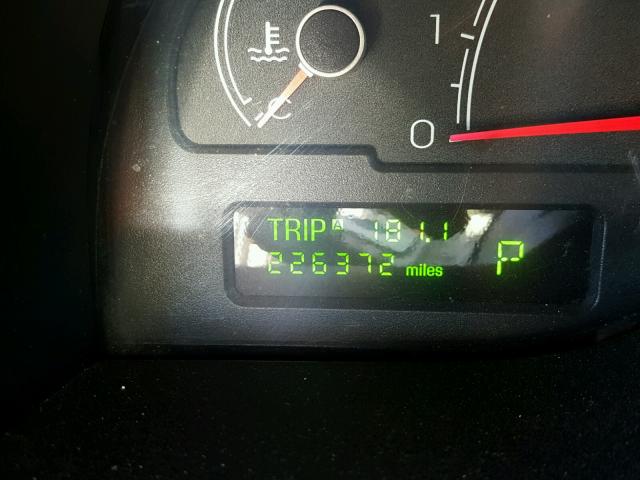 1LNHM87A75Y645169 - 2005 LINCOLN LS WHITE photo 8