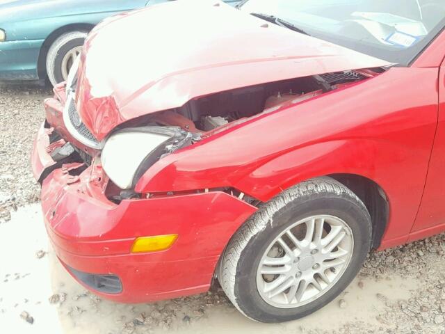 3FAFP31N35R126349 - 2005 FORD FOCUS ZX3 RED photo 9