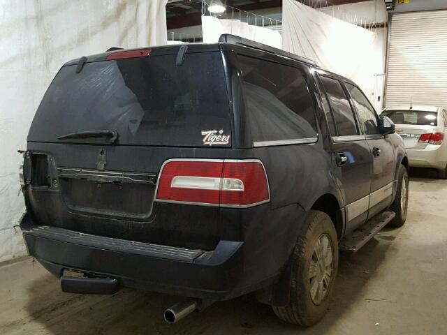 5LMFU285X9EJ00013 - 2009 LINCOLN NAVIGATOR BLACK photo 4