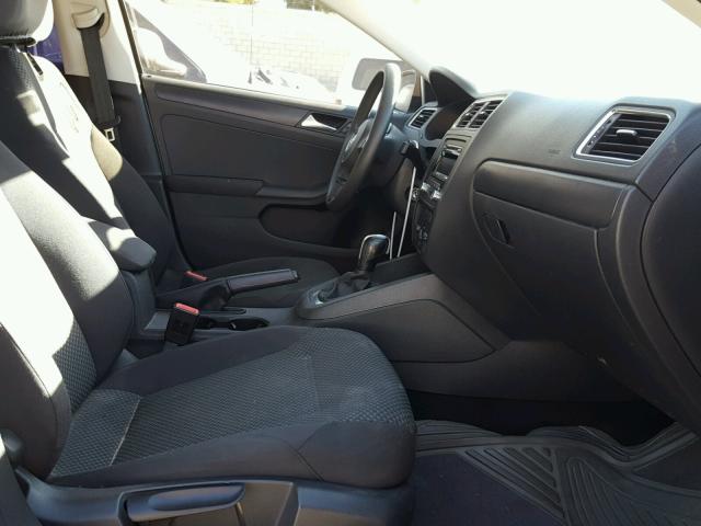 3VW2K7AJ7CM469037 - 2012 VOLKSWAGEN JETTA BASE 灰色 照片 5