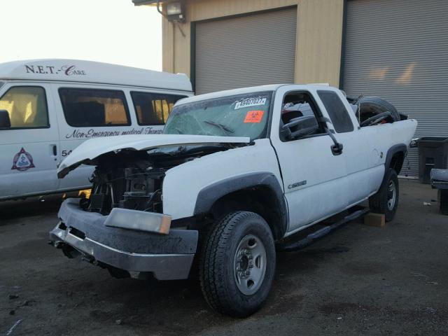 1GCHC29U33E190959 - 2003 CHEVROLET SILVERADO WHITE photo 2