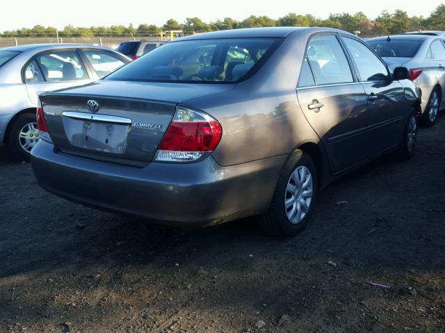 4T1BE32K75U990666 - 2005 TOYOTA CAMRY LE GRAY photo 4