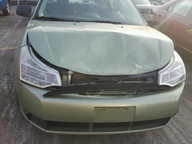 1FAHP34N28W207218 - 2008 FORD FOCUS S/SE GREEN photo 7