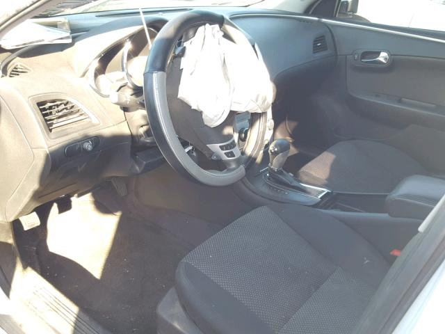 1G1ZC5EB0AF277700 - 2010 CHEVROLET MALIBU 1LT WHITE photo 5