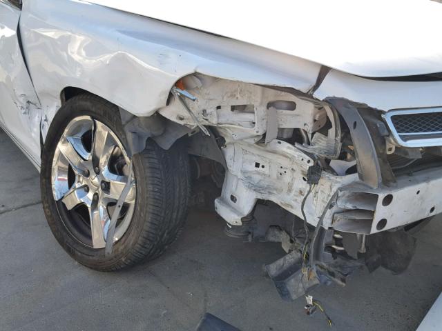 1G1ZC5EB0AF277700 - 2010 CHEVROLET MALIBU 1LT WHITE photo 9