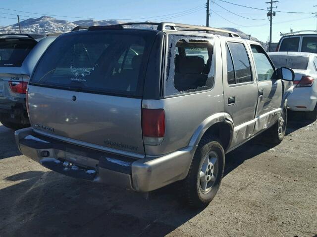 1GNDT13W91K246959 - 2001 CHEVROLET BLAZER GOLD photo 4