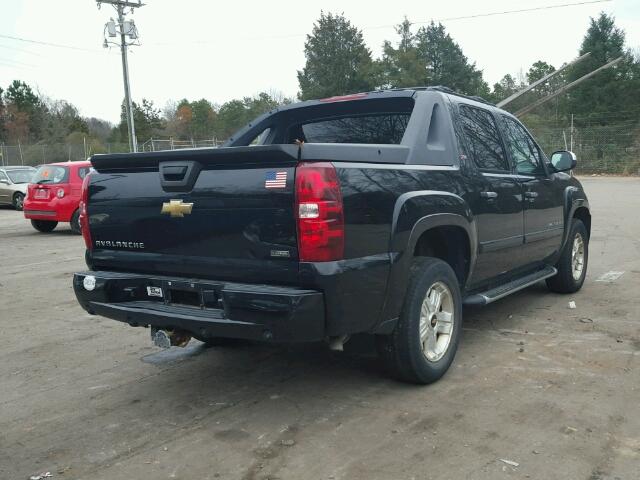 3GNFK12398G221242 - 2008 CHEVROLET AVALANCHE BLACK photo 4