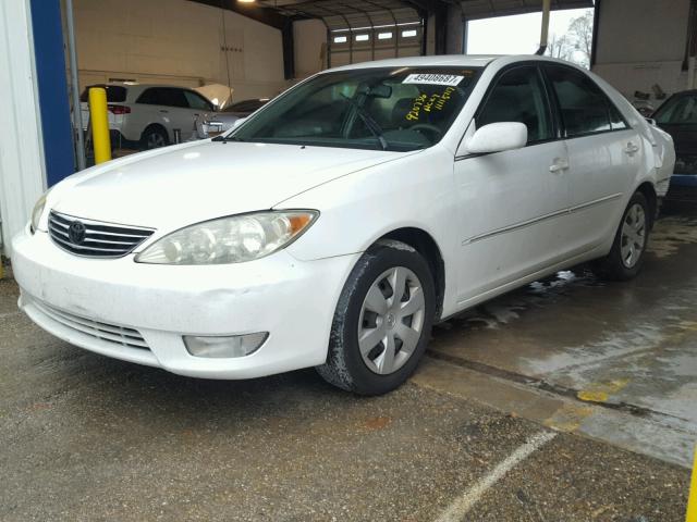 4T1BE32K86U704325 - 2006 TOYOTA CAMRY LE WHITE photo 2