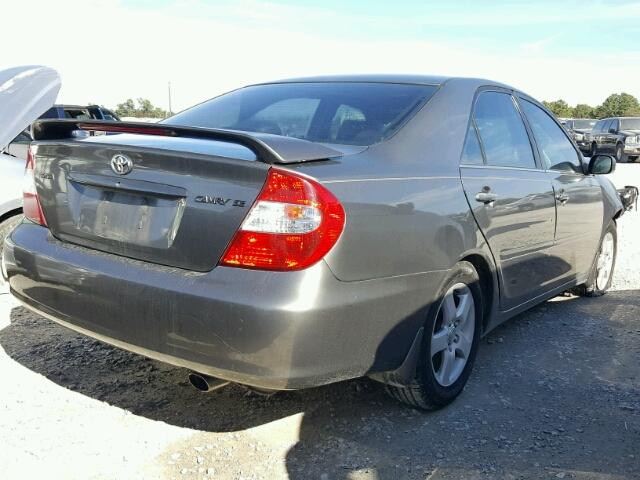 4T1BE32KX3U705973 - 2003 TOYOTA CAMRY LE ნაცრისფერი ფოტო 4