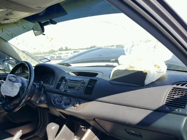 4T1BE32KX3U705973 - 2003 TOYOTA CAMRY LE ნაცრისფერი ფოტო 9