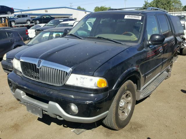 5LMFU28A8YLJ16699 - 2000 LINCOLN NAVIGATOR BLACK photo 2