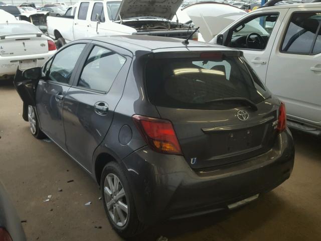 VNKKTUD38FA033933 - 2015 TOYOTA YARIS GRAY photo 3