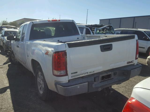 1GTR2VE73CZ265662 - 2012 GMC SIERRA K15 WHITE photo 3