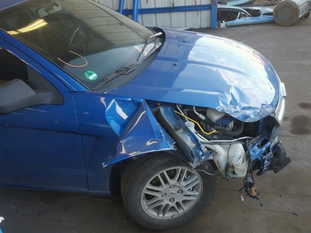 1FAHP3FN9BW131081 - 2011 FORD FOCUS SE BLUE photo 9