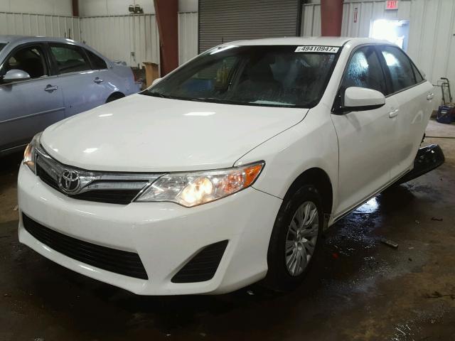 4T1BF1FK8CU534071 - 2012 TOYOTA CAMRY BASE WHITE photo 2