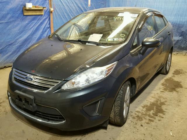 3FADP4BJ1BM171338 - 2011 FORD FIESTA SE GRAY photo 2