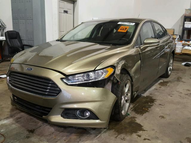 3FA6P0HR7DR138560 - 2013 FORD FUSION SE GREEN photo 2