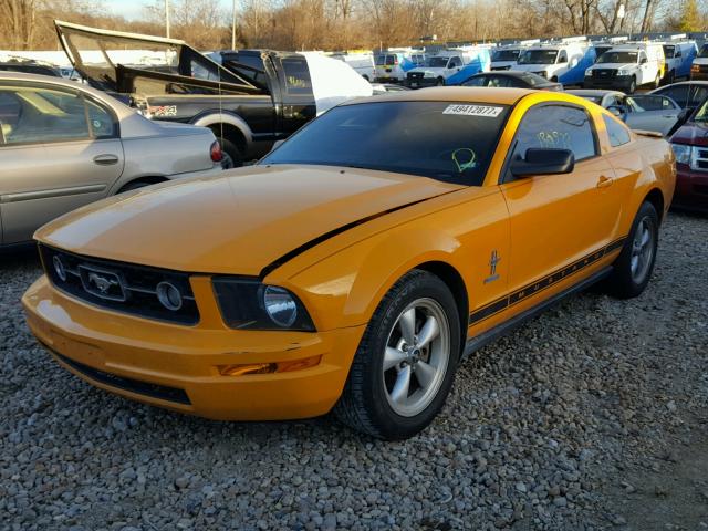 1ZVHT80N475227268 - 2007 FORD MUSTANG ORANGE photo 2