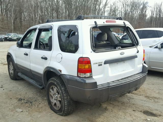 1FMYU93135KA79607 - 2005 FORD ESCAPE XLT WHITE photo 3