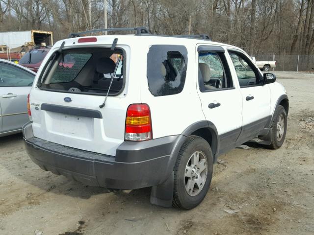 1FMYU93135KA79607 - 2005 FORD ESCAPE XLT WHITE photo 4