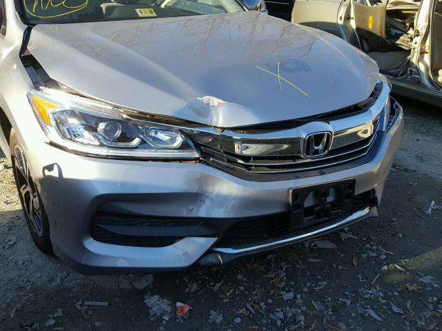 1HGCR2F3XHA204389 - 2017 HONDA ACCORD LX SILVER photo 9