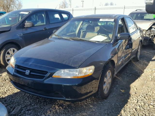 1HGCG5646WA021813 - 1998 HONDA ACCORD LX GREEN photo 2