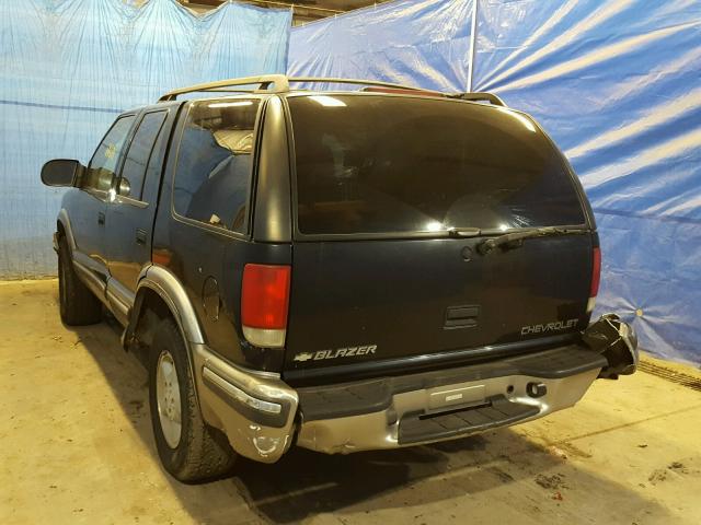 1GNDT13W4X2249776 - 1999 CHEVROLET BLAZER BLACK photo 3