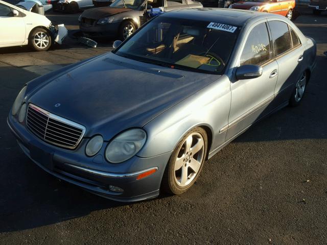 WDBUF70J03A332194 - 2003 MERCEDES-BENZ E 500 BLUE photo 2