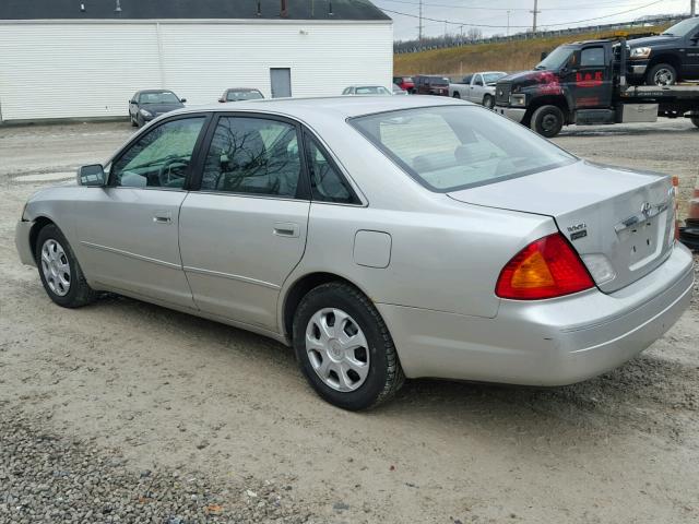 4T1BF28B52U223215 - 2002 TOYOTA AVALON XL SILVER photo 3