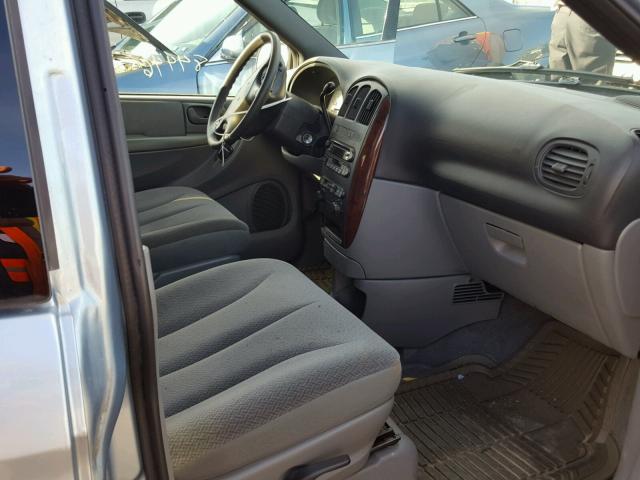 1C4GP45R14B539911 - 2004 CHRYSLER TOWN & COU 蓝色 照片 5