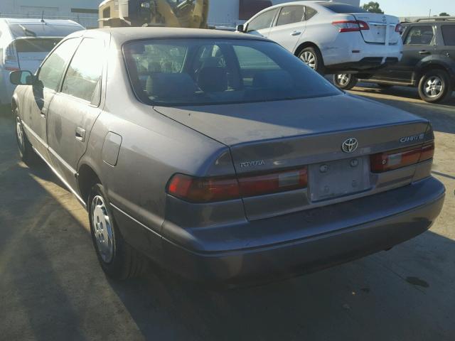 JT2BG22K2V0034360 - 1997 TOYOTA CAMRY LE SILVER photo 3