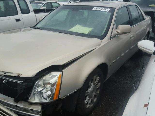 1G6KD57Y48U121885 - 2008 CADILLAC DTS GOLD photo 2