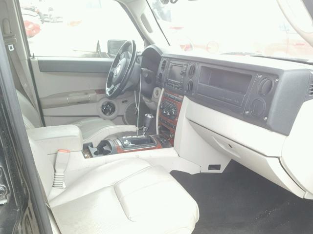 1J8HG58246C215513 - 2006 JEEP COMMANDER BLACK photo 5