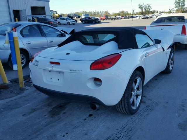 1G2MB35B57Y115622 - 2007 PONTIAC SOLSTICE WHITE photo 4