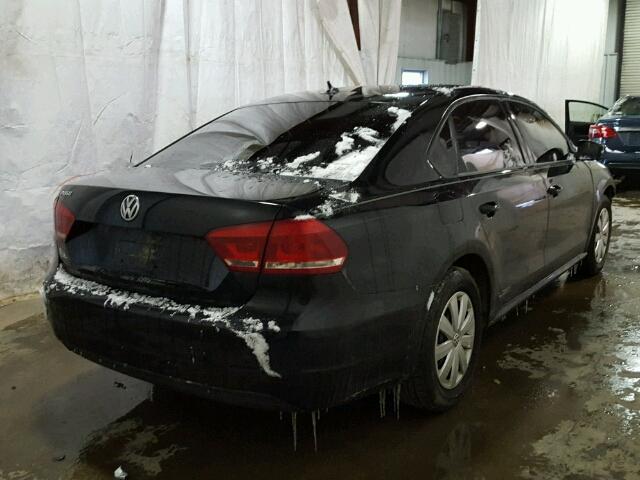 1VWAP7A3XDC061729 - 2013 VOLKSWAGEN PASSAT S Schwarz Foto 4