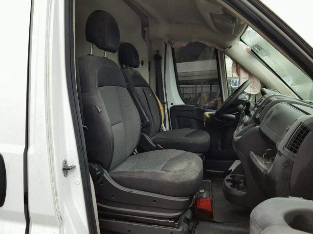 3C6URVJG6GE102637 - 2016 RAM PROMASTER WHITE photo 5