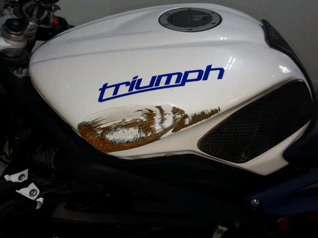 SMTA01YK8EJ626219 - 2014 TRIUMPH MOTORCYCLE DAYTONA 67 WHITE photo 16